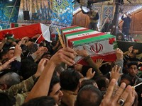 AS-Iran Tegang, Investor Cari Aman