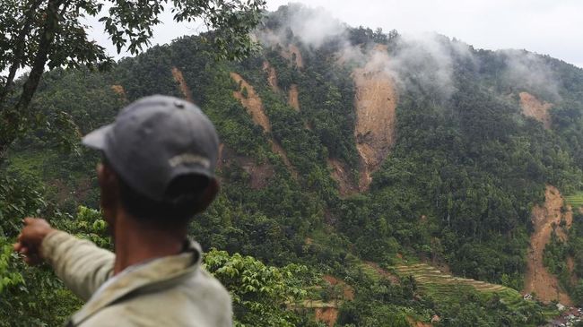 BNPB Ungkap Penyebab Banjir dan Longsor Bogor