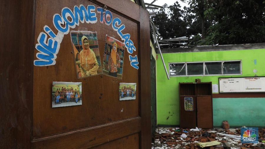 Bangunan SDN yang berada di Jalan Kaporlap No. 03 RT 02 RW 05 ini tidak bisa dipakai untuk kegiatan belajar mengajar.