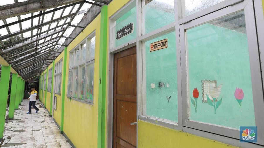 Bangunan SDN yang berada di Jalan Kaporlap No. 03 RT 02 RW 05 ini tidak bisa dipakai untuk kegiatan belajar mengajar.