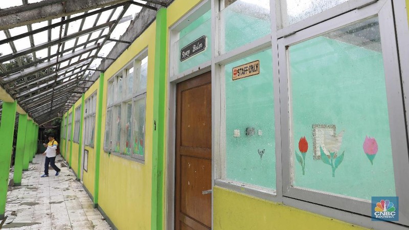 Bangunan SDN yang berada di Jalan Kaporlap No. 03 RT 02 RW 05 ini tidak bisa dipakai untuk kegiatan belajar mengajar.