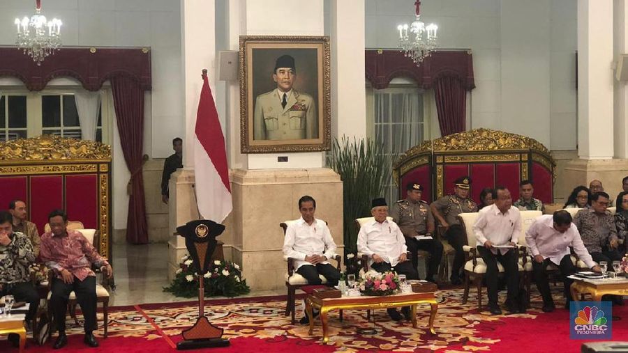 Jokowi membuka sidang kabinet paripurna perdana di 2020 dengan topik penetapan RPJMN 2020.
