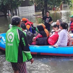 Mitra Driver Apresiasi Respon Cepat Gojek Tanggulangi Banjir