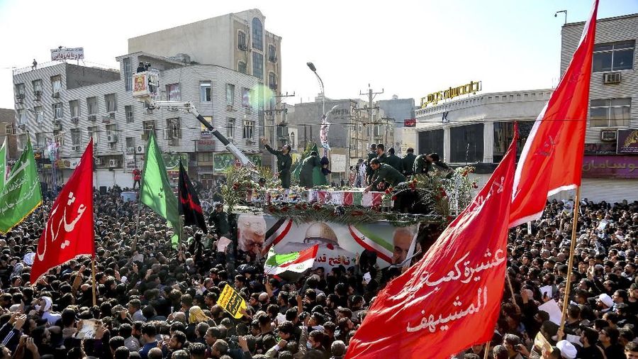 Kematian Jenderal Iran Qasem Soleimani membuat Iran berjanji membalas AS. Salah satunya dengan keluar dari perjanjian nuklir PBB.