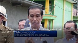Kunjungi Banjir Lebak, Jokowi: Jembatan Segera Diperbaiki