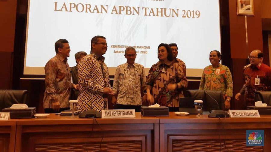 Menteri Keuangan Sri Mulyani Indrawati memaparkan data realisasi APBN 2019.