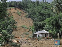 Kampung di Bogor ini Rata dengan Tanah Akibat Longsor!