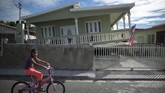 Gempa dengan magnitudo 5,8 menggoyang Kota Guanica, Puerto Rico, pada Senin (6/1) pagi waktu setempat. (AP Photo/Carlos Giusti)