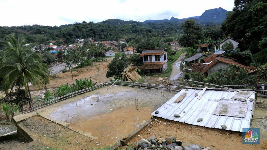 Kampung Sinar Harapan, Desa Harkat Jaya, menjadi salah satu kampung yang terparah di wilayah tersebut.