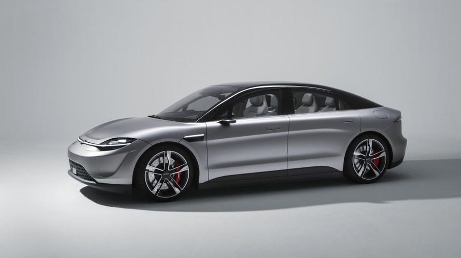 Sony, membuat sebuah kejutan besar pada tahun ini dengan meluncurkan mobil listrik bernama Vision-S saingin Tesla.