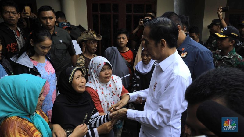 Jokowi turut didampingi sejumlah menteri Kabinet Indonesia Maju dalam kunjungan tersebut.