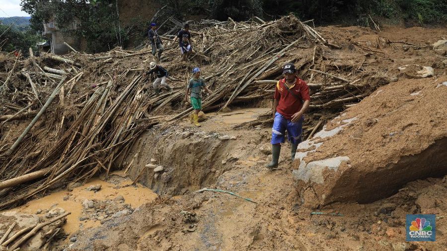 Kampung Sinar Harapan, Desa Harkat Jaya, menjadi salah satu kampung yang terparah di wilayah tersebut.
