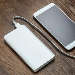 Resmi! Cathay Pacific Larang Power Bank masuk Pesawat