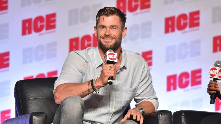 Chris Hemsworth Sampai Pink Sumbang Miliaran untuk Australia
