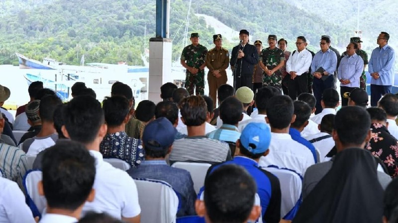 Kunjungan Jokowi ke Natuna dilakukan di tengah klaim China atas perairan di sekitar Kepulauan Nansha (Spratly Islands).