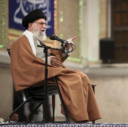 Pimpinan Iran: Ada Pihak 'Asing' Mau Gulingkan Republik Islam