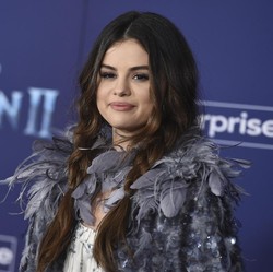 Lagi Heboh, Selena Gomez dan Chris Evans Diisukan Pacaran