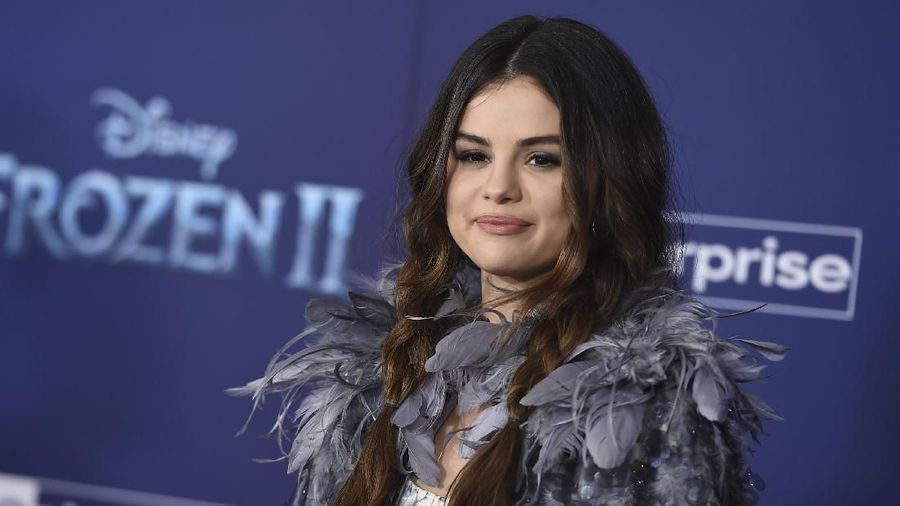 Selena Gomez meramaikan tantangan cuci tangan #safehandschallenge dengan kawan-kawan selebritisnya