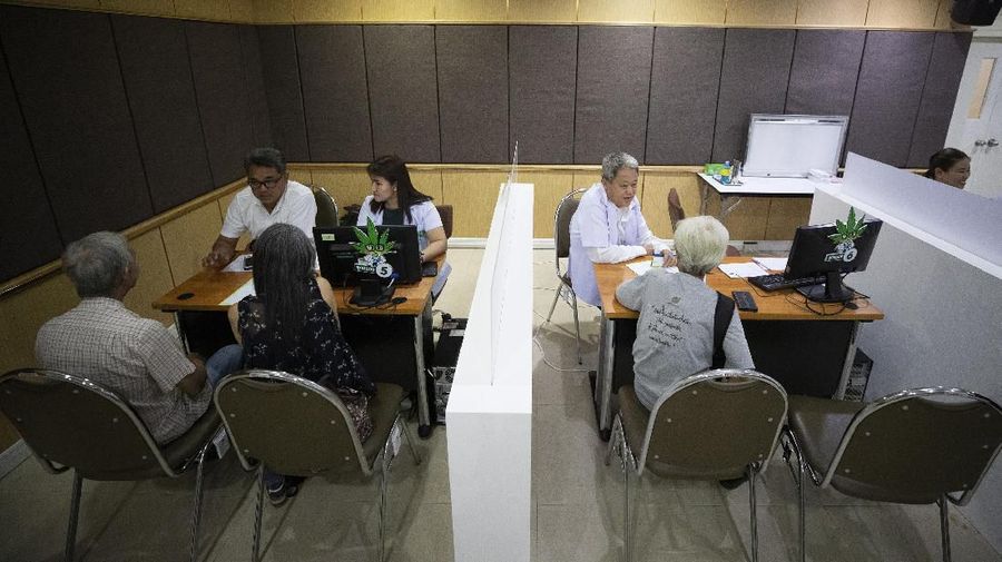 Pembukaan klinik ini merupakan upaya pemerintah Thailand dalam mengembangkan industri obat berbasis ganja.