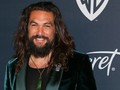 Sisi Manis di Balik Singlet Otot Jason Momoa di Golden Globe
