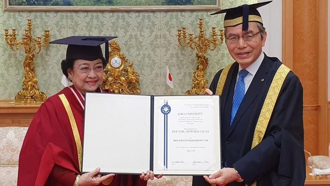 Megawati Soal 9 Gelar Doktor HC: Bukan Saya yang Nyari