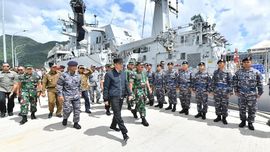 Aksi Simbolik Jokowi Redam Tensi di Natuna