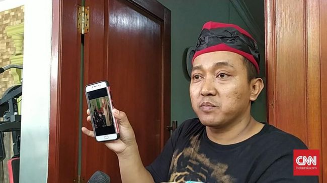 Teddy Ingin Dengar Langsung Hasil Autopsi Lina Nasional • 1 jam yang lalu - CNN Indonesia