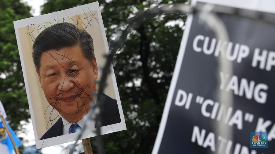 Aksi tersebut menuntut Pemerintah China menarik Coast Guard milik mereka dari wilayah perairan Natuna.
