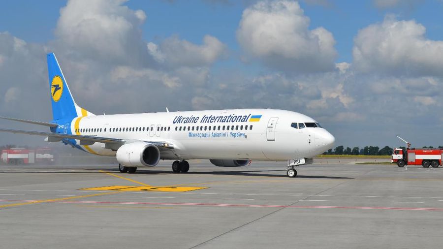 Pesawat Boeing 737-800 milik Ukraine International Airlines yang jatuh di dekat wilayah Teheran, Iran, merupakan pesawat buatan tahun 2016.