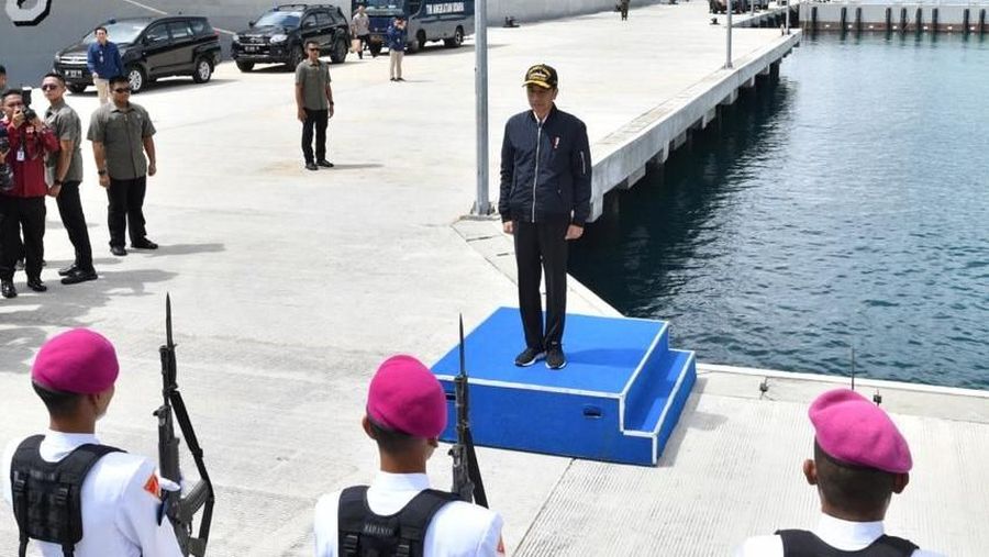 Kunjungan Jokowi ke Natuna dilakukan di tengah klaim China atas perairan di sekitar Kepulauan Nansha (Spratly Islands).