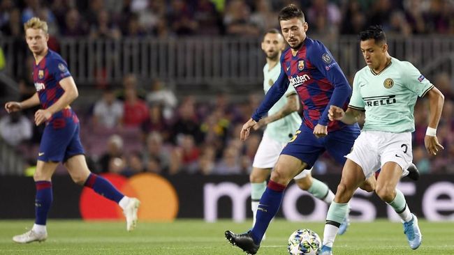 MU Rela Perpanjang Masa Pinjaman Sanchez dan Smalling