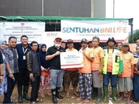 BNI LIFE dan BNI Salurkan Bantuan Usai Banjir