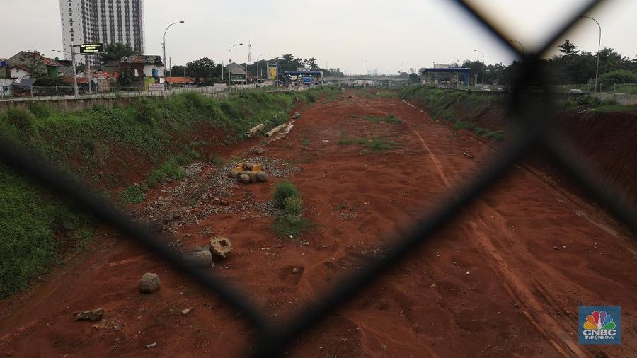 Warga RW 01 dan 02 Kelurahan Krukut, Kecamatan Limo Kota Depok ramai-ramai menolak pembebasan lahan Tol Cinere-Jagorawi (Cijago) seksi III Krukut-Cinere sepanjang 5,4 Km. Ketidakcocokan harga jadi alasan warga enggan lahannya dibebaskan.

Koordinator perwakilan warga, Roni Ibrahim, menyebut, dari terdapat 440 bidang lahan di wilayah tersebut yang pemiliknya ogah dibayar murah. Dari penuturannya, tiap bidang lahan dihargai antara Rp 2-6 juta per meter persegi.

