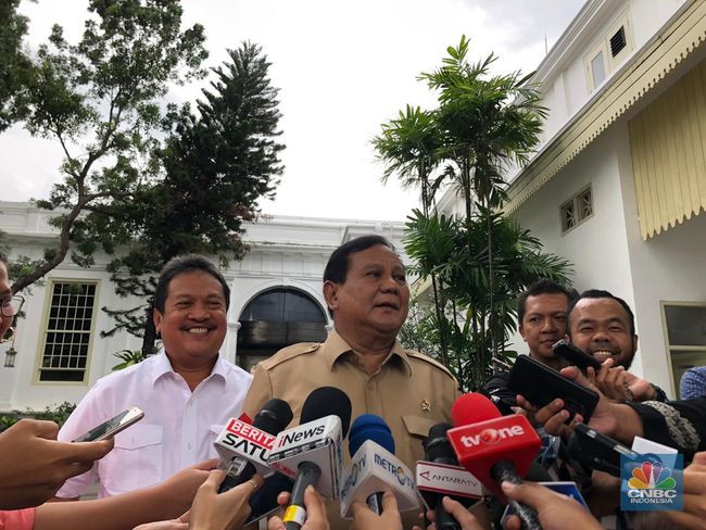 Tenang Prabowo Tegaskan Tak Ada Wajib Militer Buat Warga 62