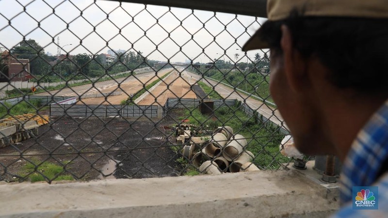 Penolakan tersebut didasari oleh ketidakcocokan harga karena tiap bidang lahan dihargai antara Rp 2-6 juta per meter persegi.