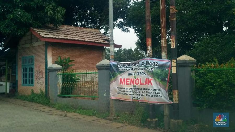 Warga Krukut, Limo, Depok menolak pembangunan seksi III Tol Cijago.