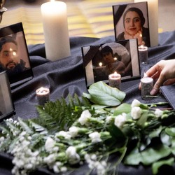Kala Iran Berduka: Minta Ayatollah Mundur hingga Dihukum Mati