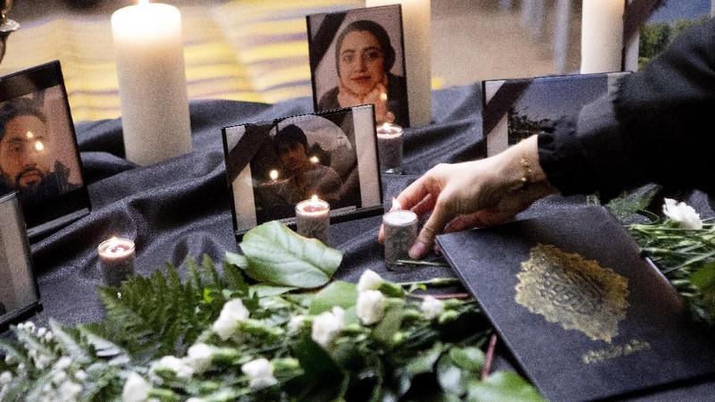 Ukraine International Airlines membawa 176 orang dan rencananya mengudara dari Teheran, Iran, menuju Kiev, Ukraina.