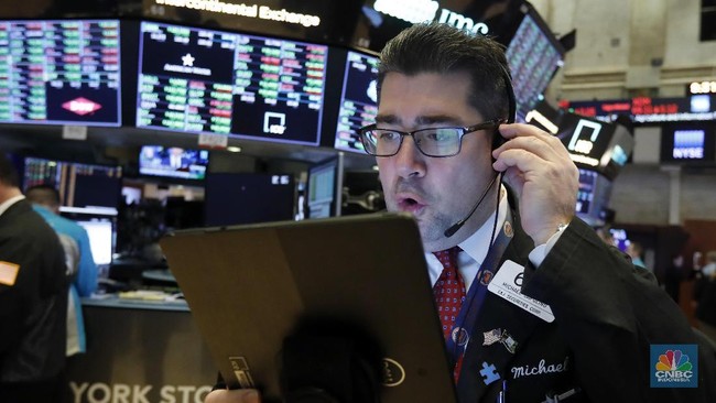 Wall Street Ambruk ke Level Terendah Setahun, Piala Dunia Jadi Pemicu