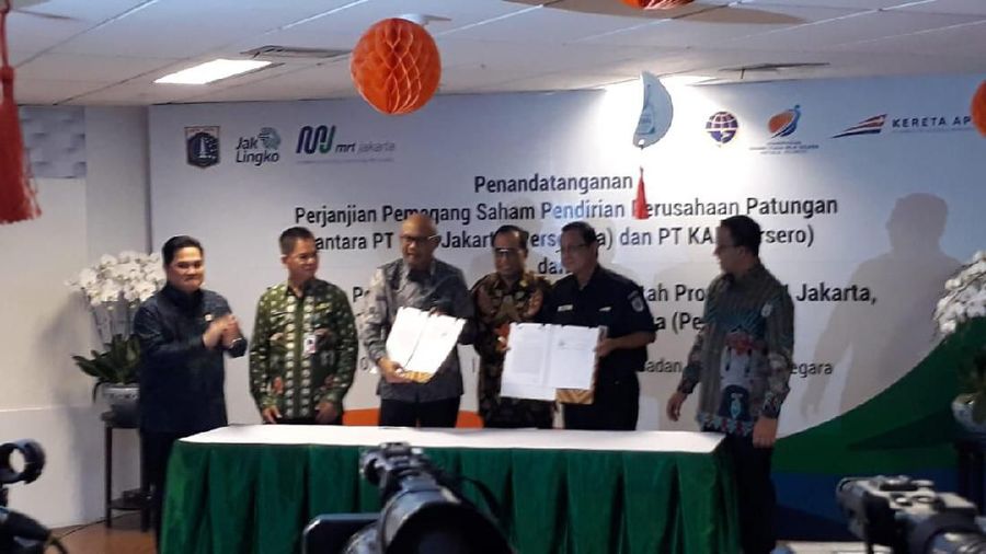 foto/ Penandatangannan pemegang saham pendirian usaha perusahaan antara PR MRT Jakarta/ CNBC Indonesia: Choirul Anwar