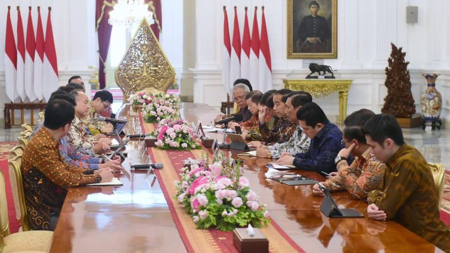 Terima Delegasi SoftBank dan DFC, Presiden Bicarakan Peluang Investasi di Indonesia