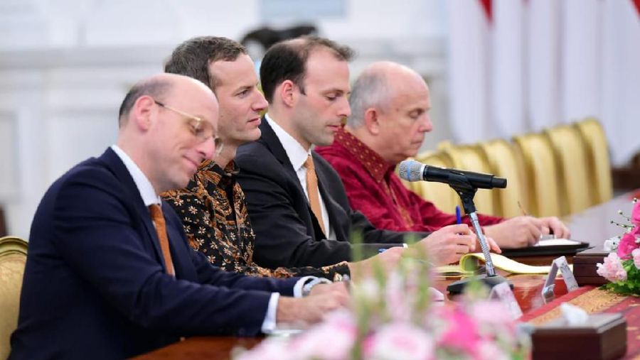 CEO International Development Finance Corporation (IDFC), Adam S Boehler dan Duta Besar Amerika untuk Indonesia Joseph R. Donovan Jr.saat di Istana Merdeka, Jakarta, Jumat (10/01/2020). (Biro Pers Sekretariat Presiden/Muchlis Jr)