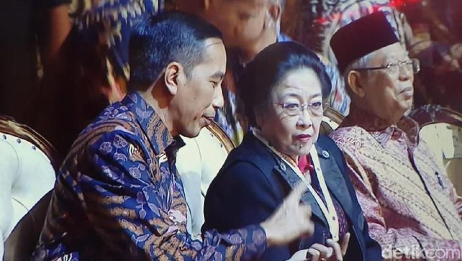 Jokowi eksplesit menyebut setop ekspor batu bara, 3 tahun dari sekarang.