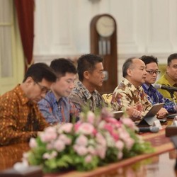Ketemu Jokowi, Ini Update Investasi Mobil Listrik SoftBank