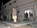 FOTO: Ratap Korban Ledakan Bom di Masjid Pakistan