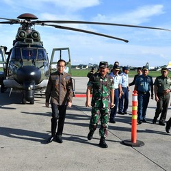Pantau Gugus Tugas, Jokowi Bertolak ke Surabaya & Banyuwangi