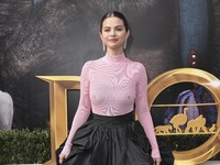 Selena Gomez Sebut Instagram Rusak Mental Generasi Muda