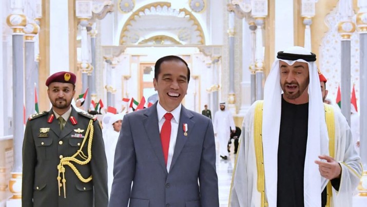Jokowi Minta Pangeran UEA Jadi Penasihat Proyek Ibu Kota Baru Hal itu disampaikan Menteri Koordinator Bidang Koordinator Kemaritiman dan Investasi Jenderal TNI (Purn) Luhut Binsar Pandjaitan.
