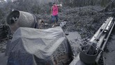 Pemerintah setempat mengevakuasi lebih dari 6 ribu penduduk desa dari pulau yang ada di tengah danau itu. Pulau itu menjadi bagian dari kaki gunung berapi tersebut. (AP Photo/Aaron Favila)