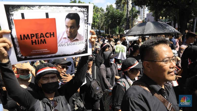 Dua kelompok massa pro dan kontra-Gubernur DKI Anies Baswedan akan melakukan unjuk rasa di Balai Kota Jakarta